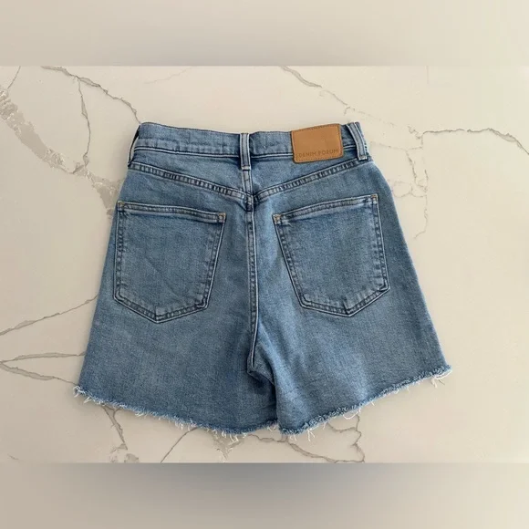 Aritzia Denim Forum 50s Arlo Mid-thigh Denim Shorts - Picture 2 of 9